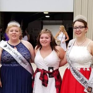 Meet your Posher, Caitlin